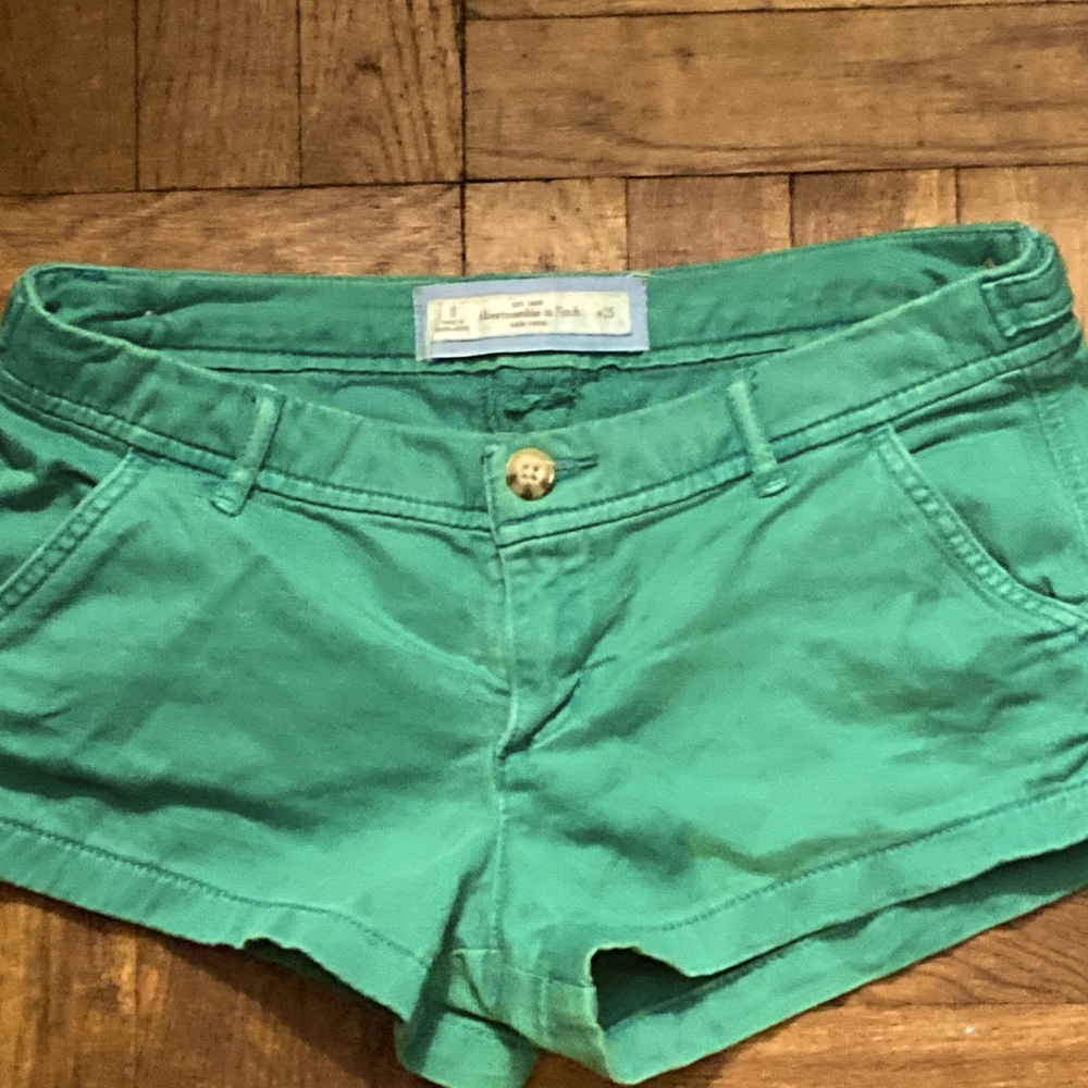 Abercrombie & Fitch green short shorts 25/0🌳❤️🥰🌹